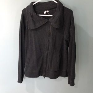 Women’s zip up sweat shirt